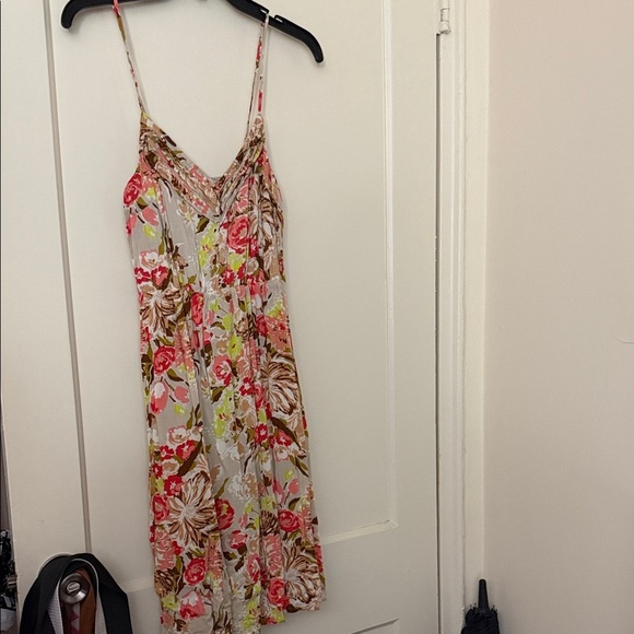 Old Navy Dresses & Skirts - Old navy Floral Spaghetti Strap Dress size S